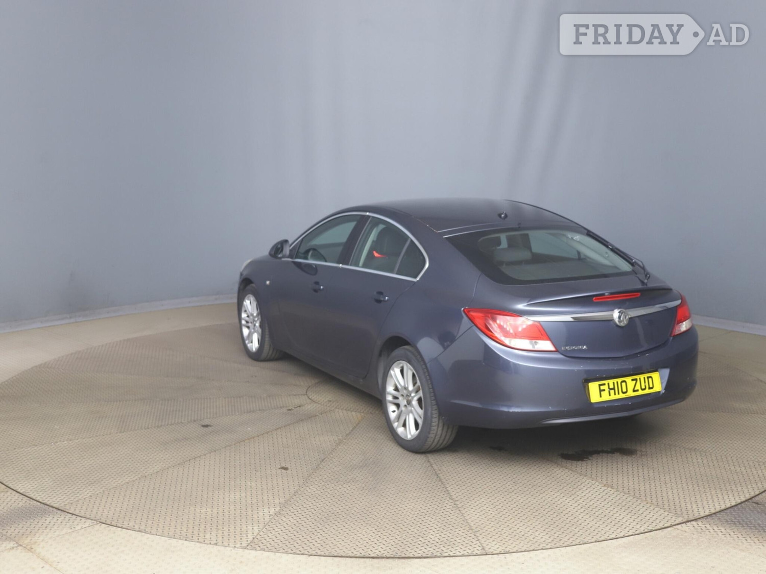 [ berth ]Vauxhall Insignia