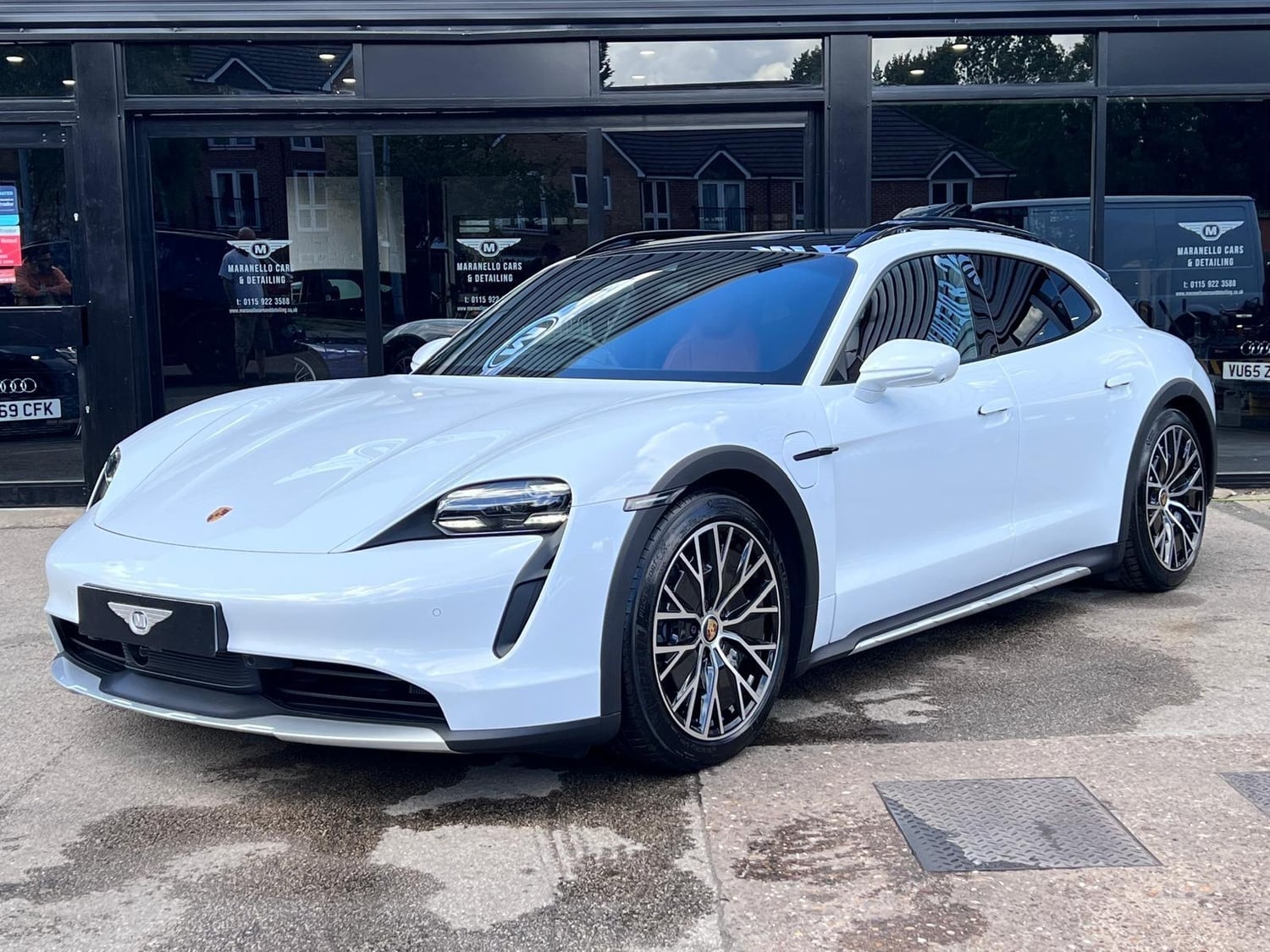 [ berth ]Porsche Taycan