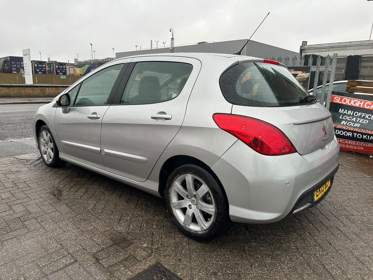 [ berth ]Peugeot 308