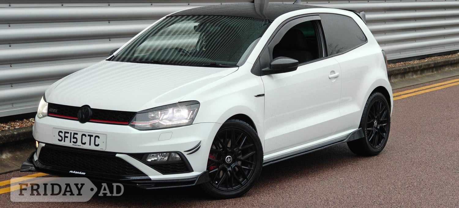 Volkswagen Polo 2015 - Cars
