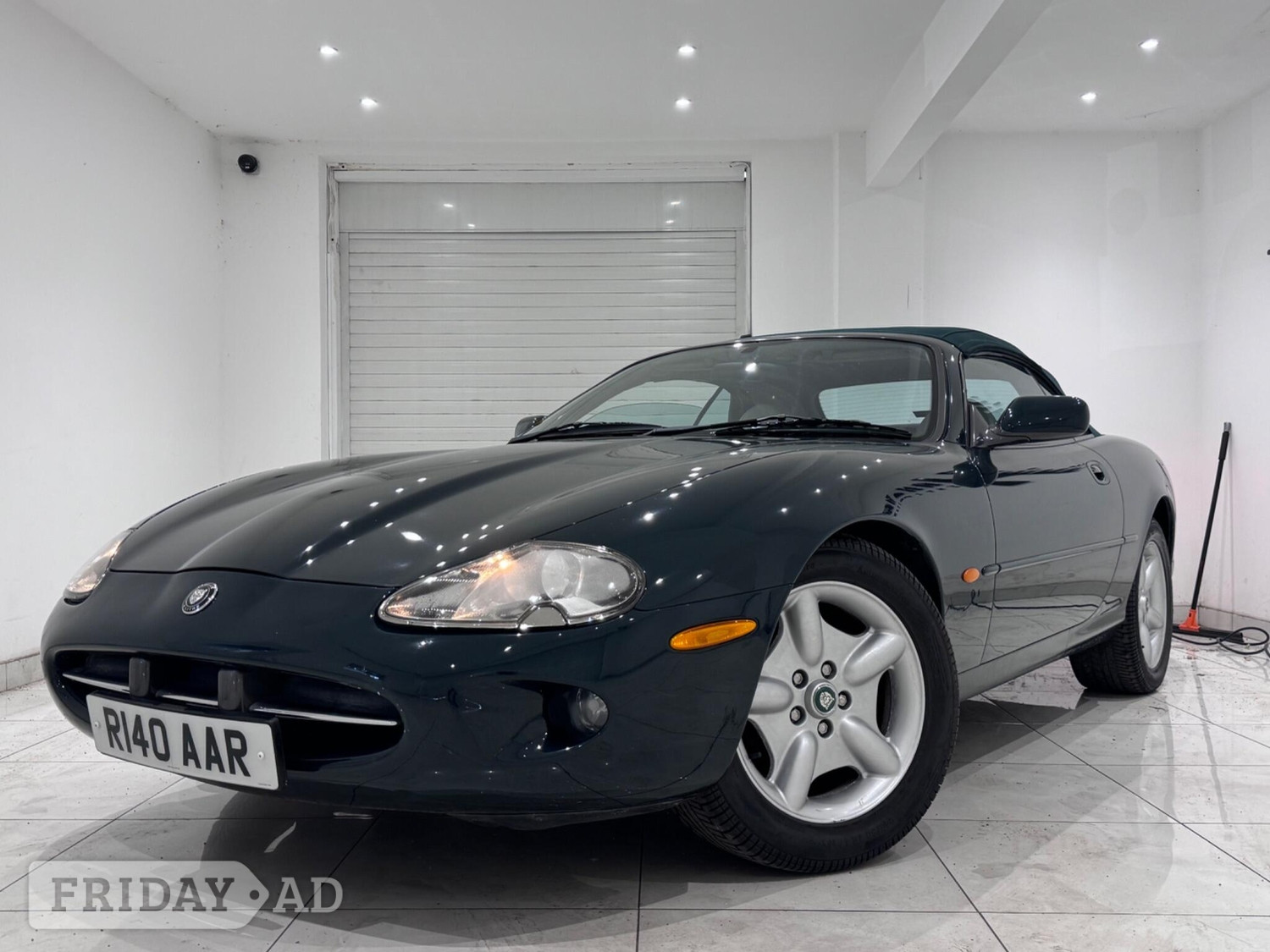 Jaguar XK8 1997 - Cars in Hounslow
