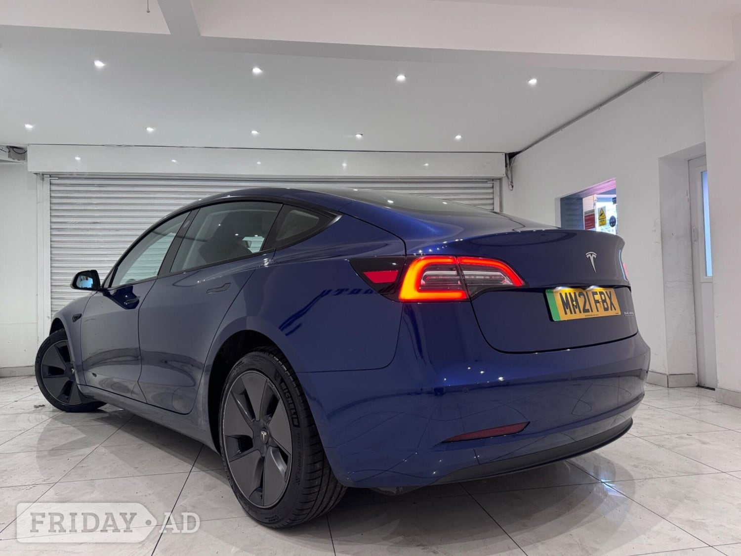 [ berth ]Tesla Model 3