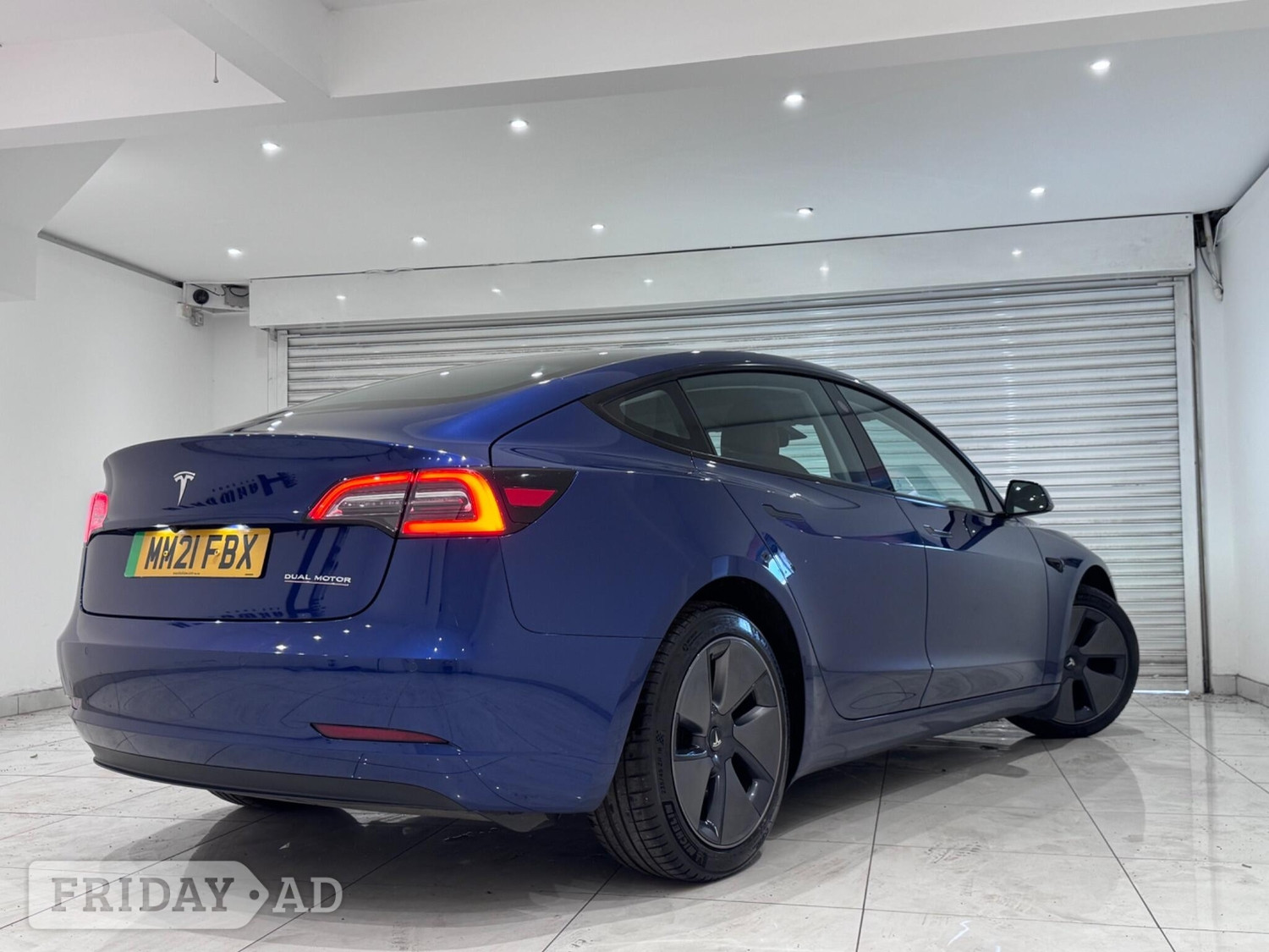 Tesla Model 3 2021 - Cars