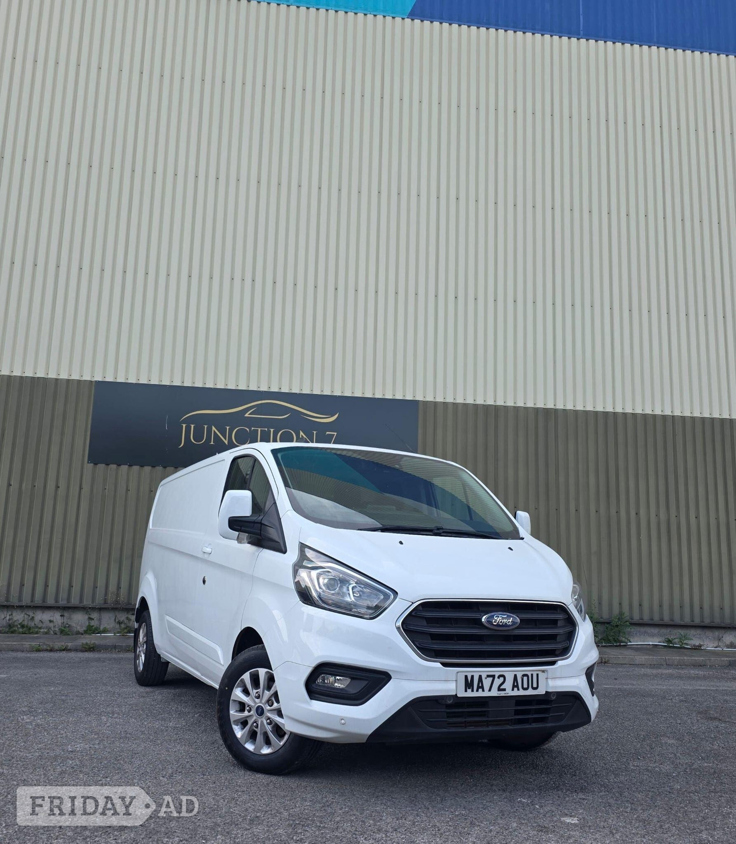 [ berth ]Ford Transit Custom