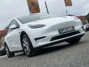 Tesla Model Y 2023