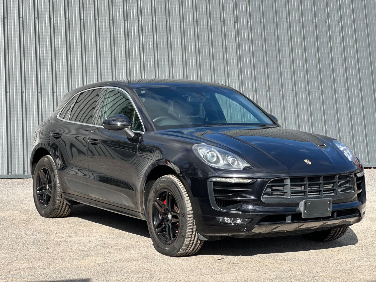 [ berth ]Porsche Macan