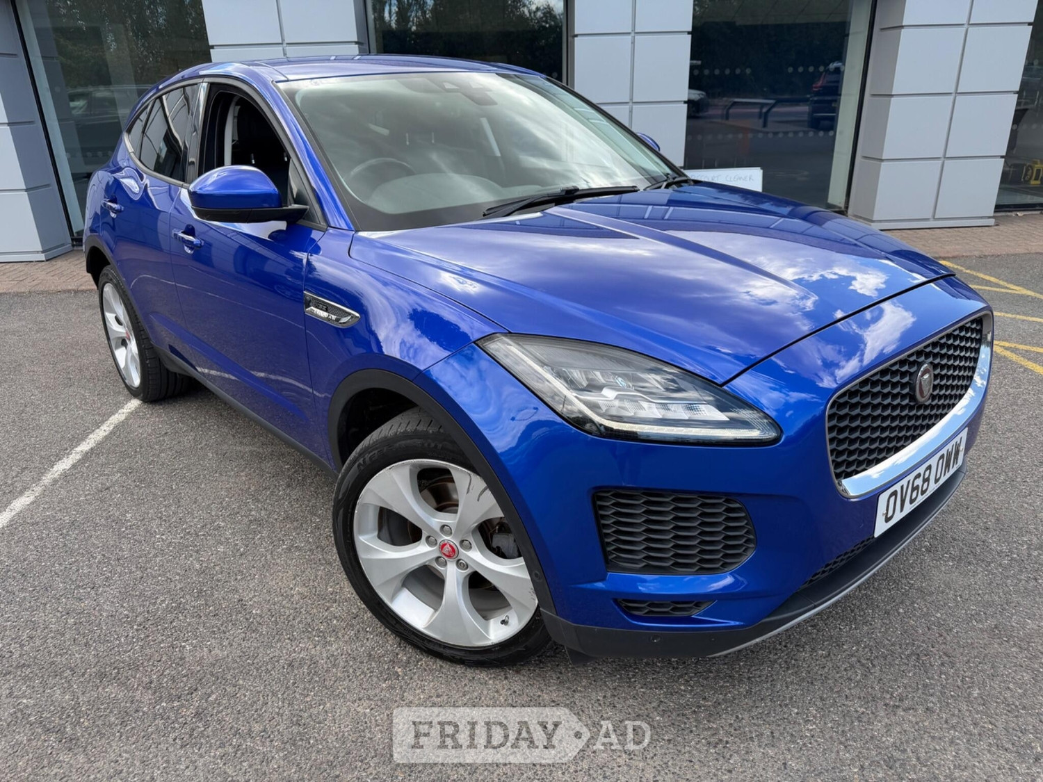 [ berth ]Jaguar E-Pace