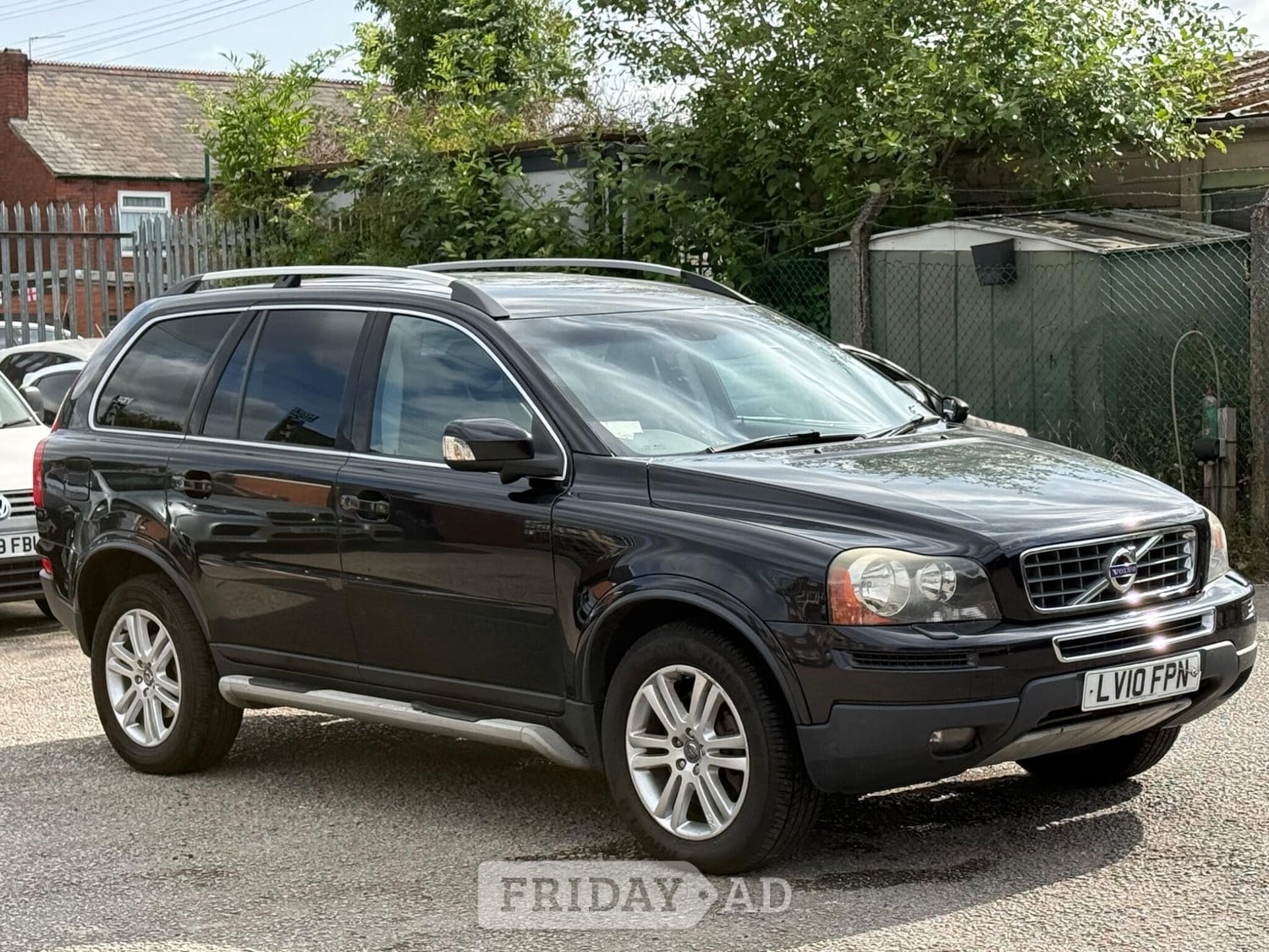 Volvo XC90 2010 - Cars in Stockport