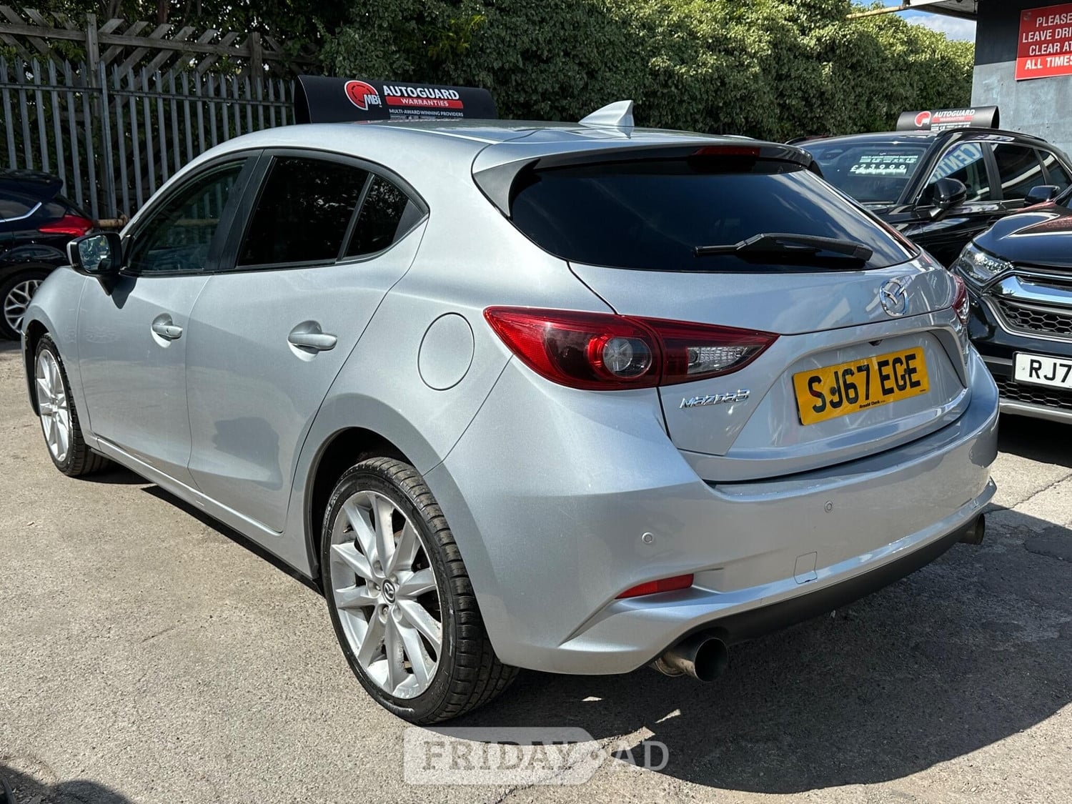 Mazda 3 2017 - Cars