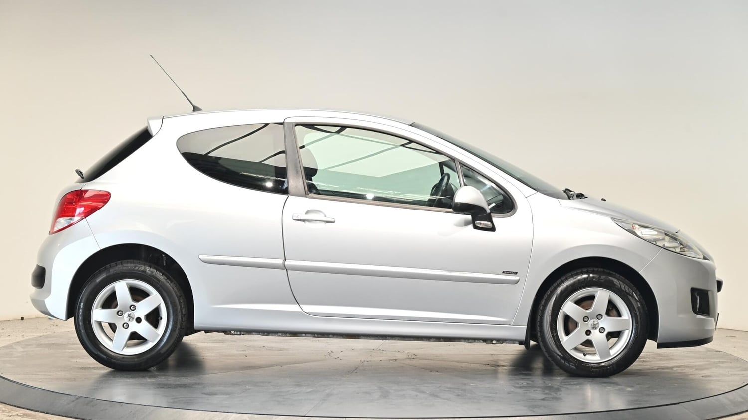 Peugeot 207 2011 - Cars in Cullompton