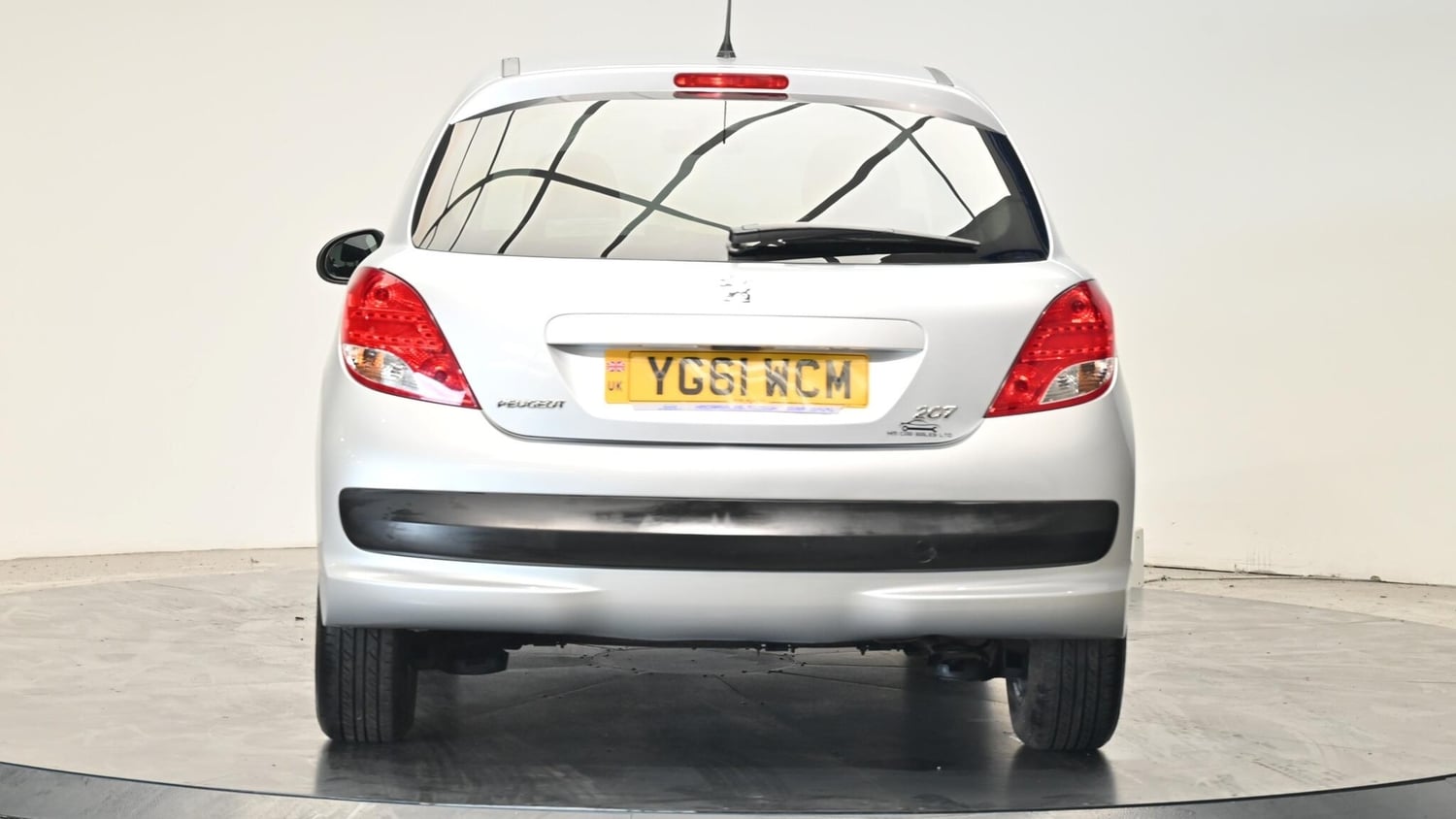 Peugeot 207 2011 - Cars