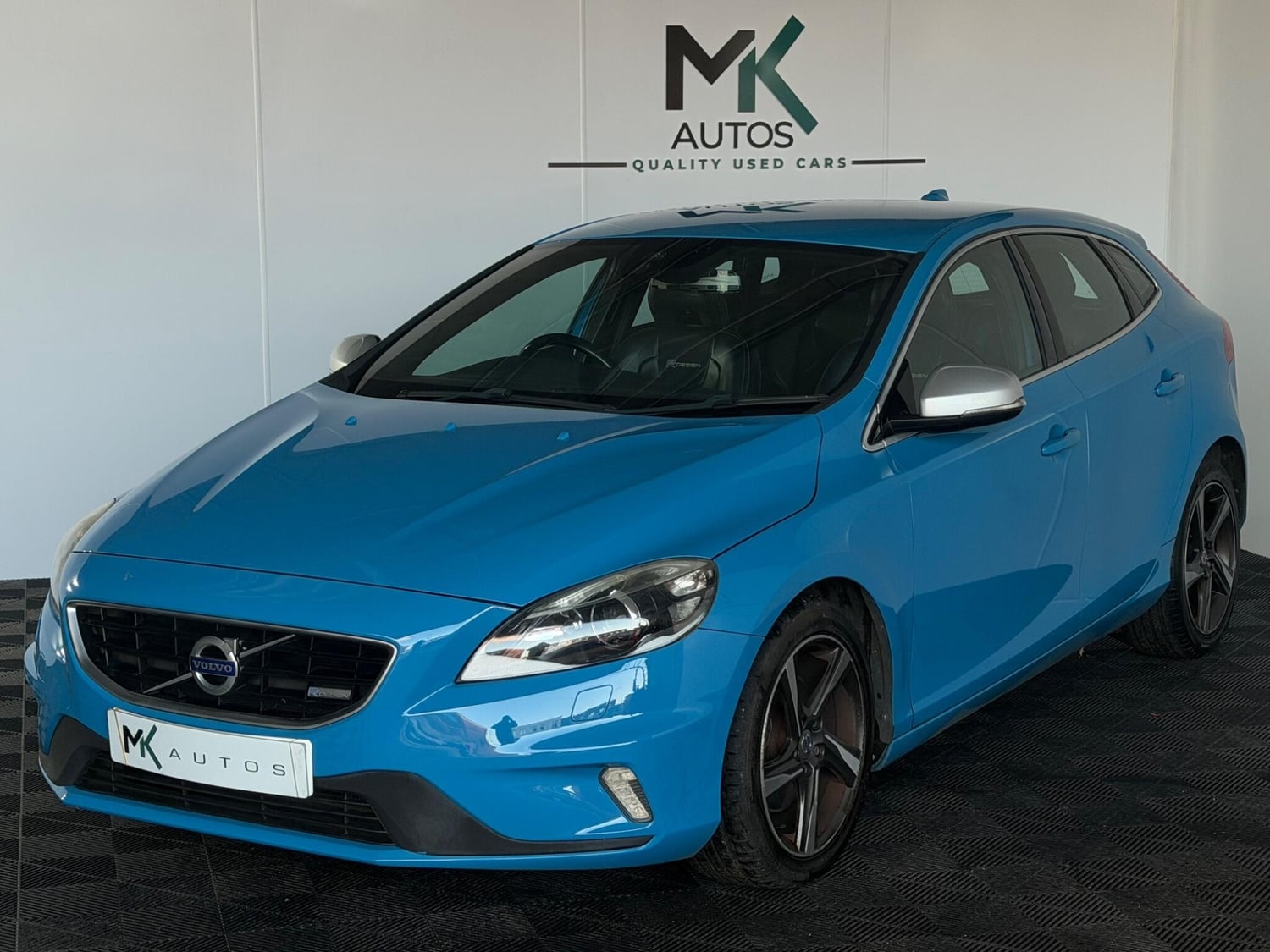[ berth ]Volvo V40