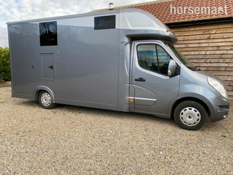 Bretherton  Renault Master horse box  3.5 Ton 2 stall with living Horsebox