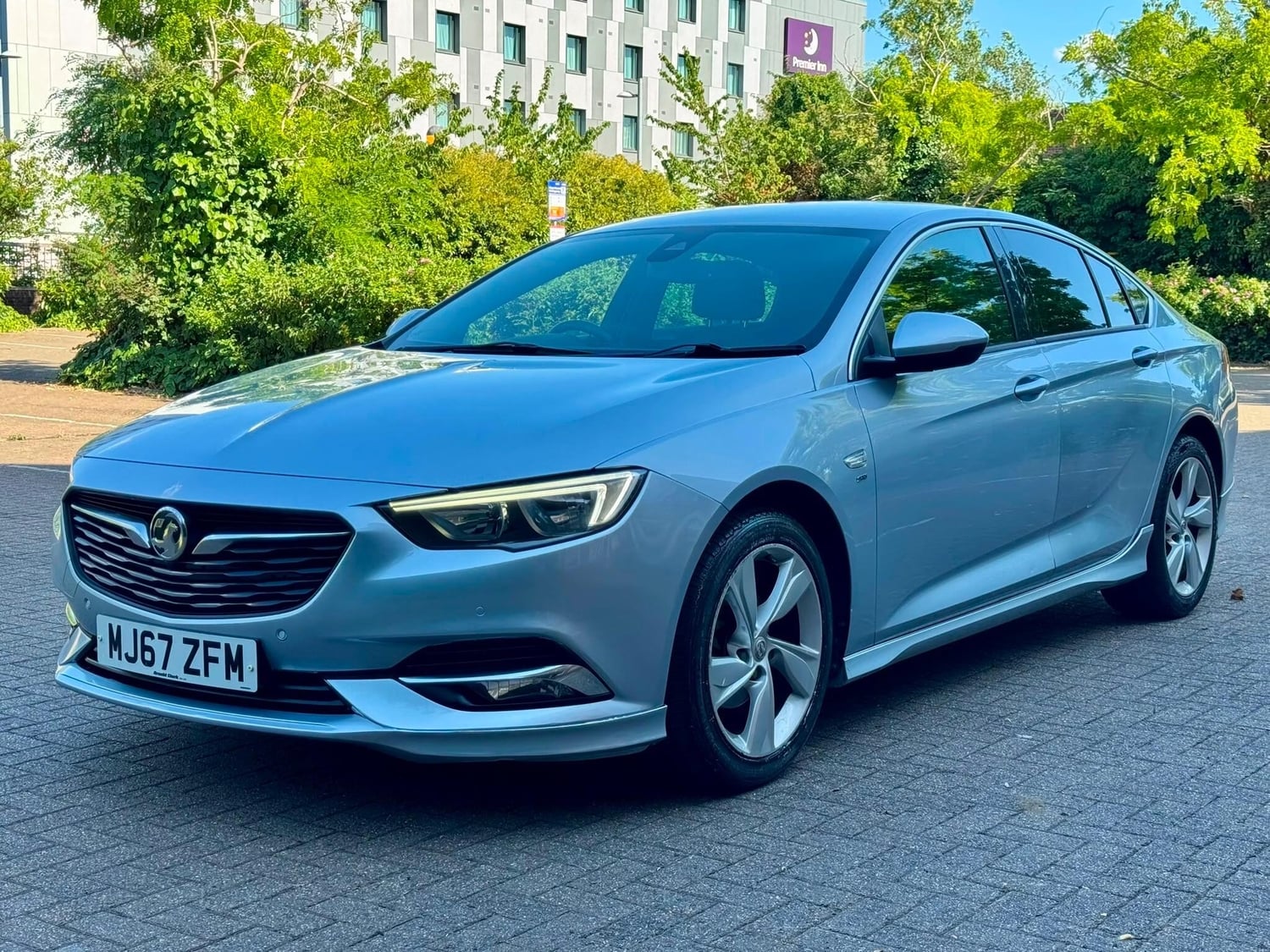 Vauxhall Insignia Hillingdon