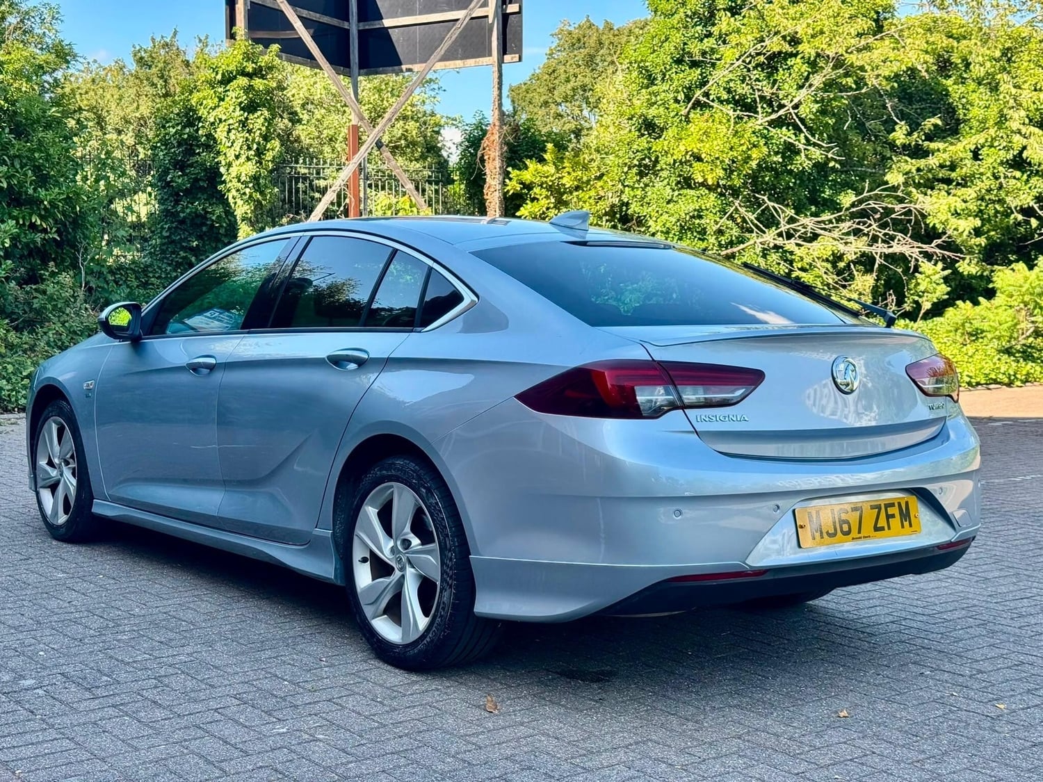 Vauxhall Insignia 2017 - Cars