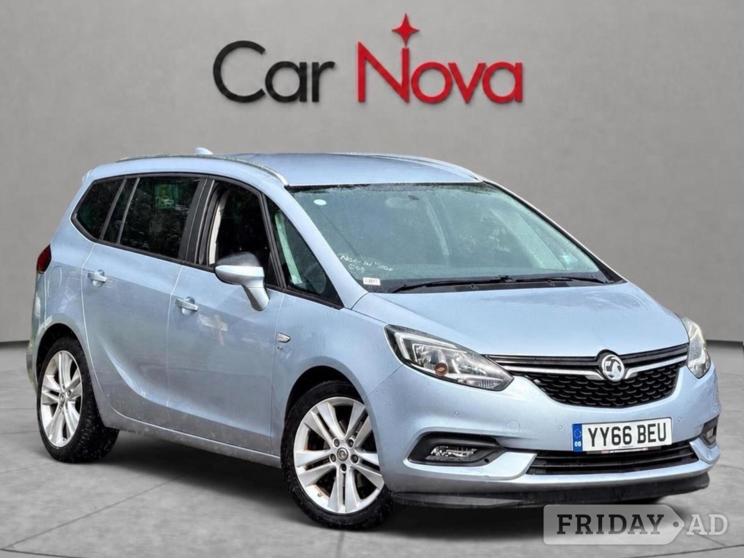 [ berth ]Vauxhall Zafira Tourer