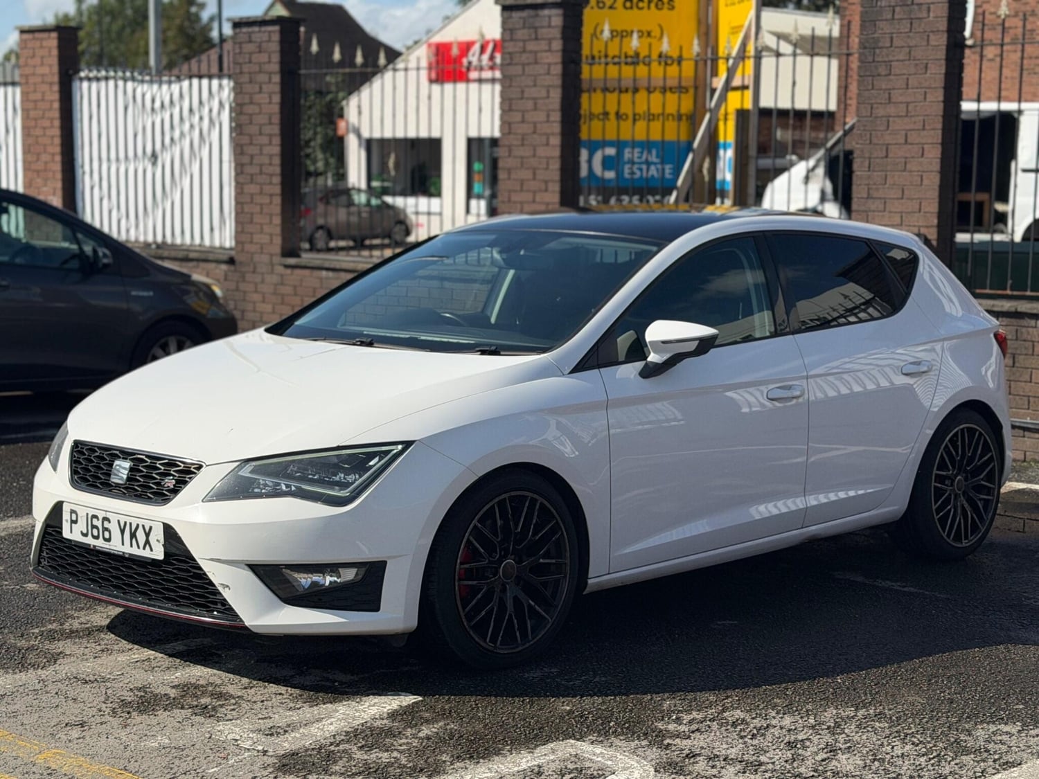 [ berth ]SEAT Leon