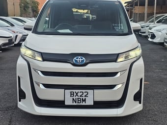 Toyota Noah 2022