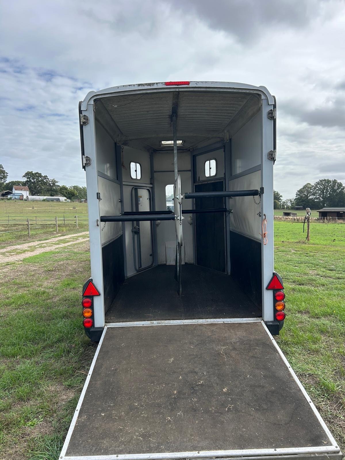 Ifor Williams HB506  Horse Trailer - Trailers & Horseboxes in Woking