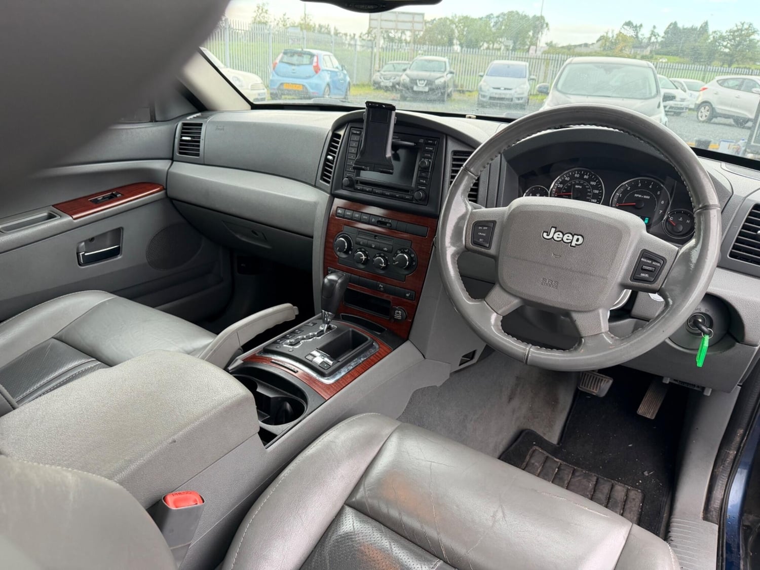 [ berth ]Jeep Grand Cherokee