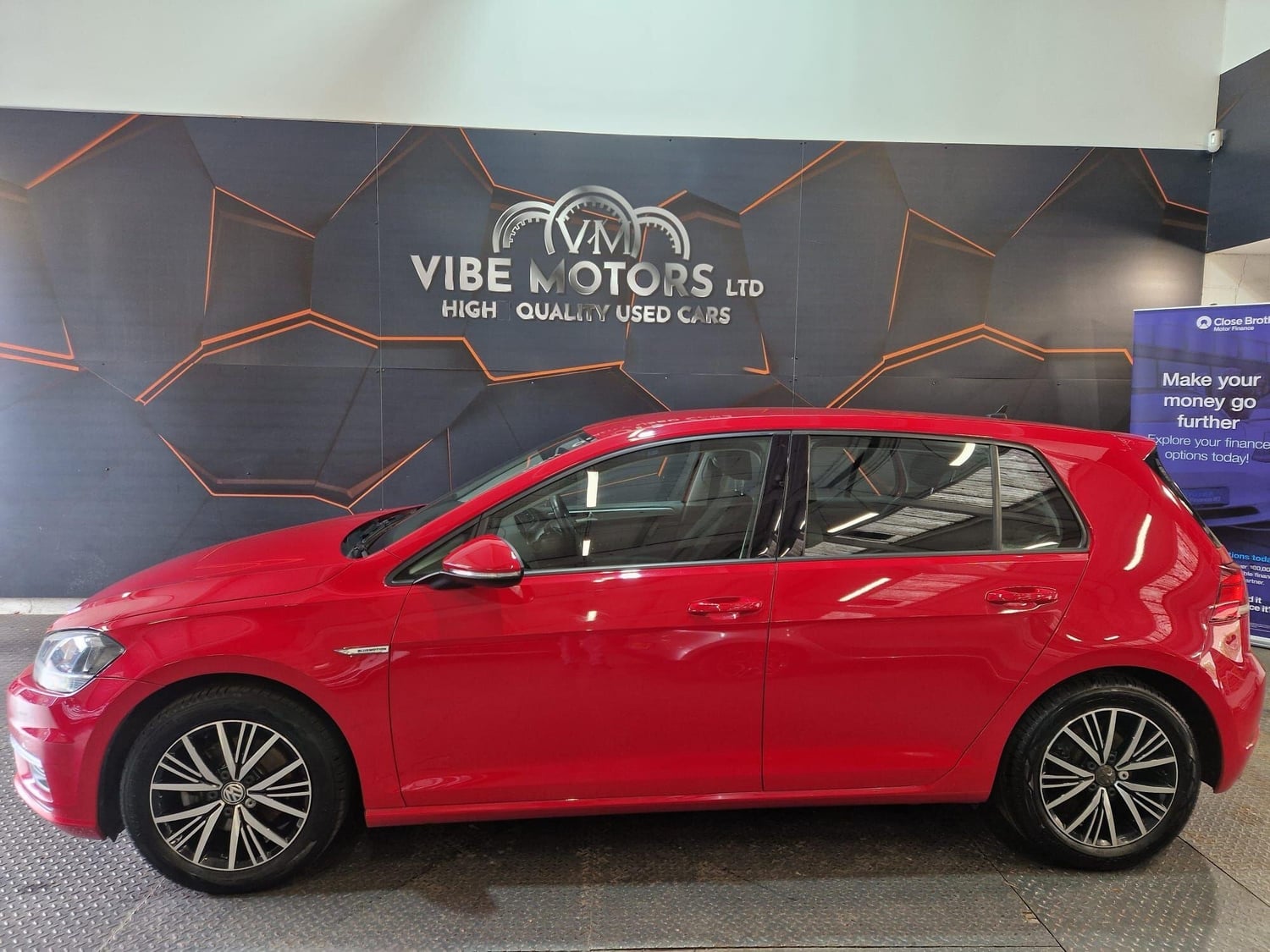 Volkswagen Golf 2019 - Cars in Harrow