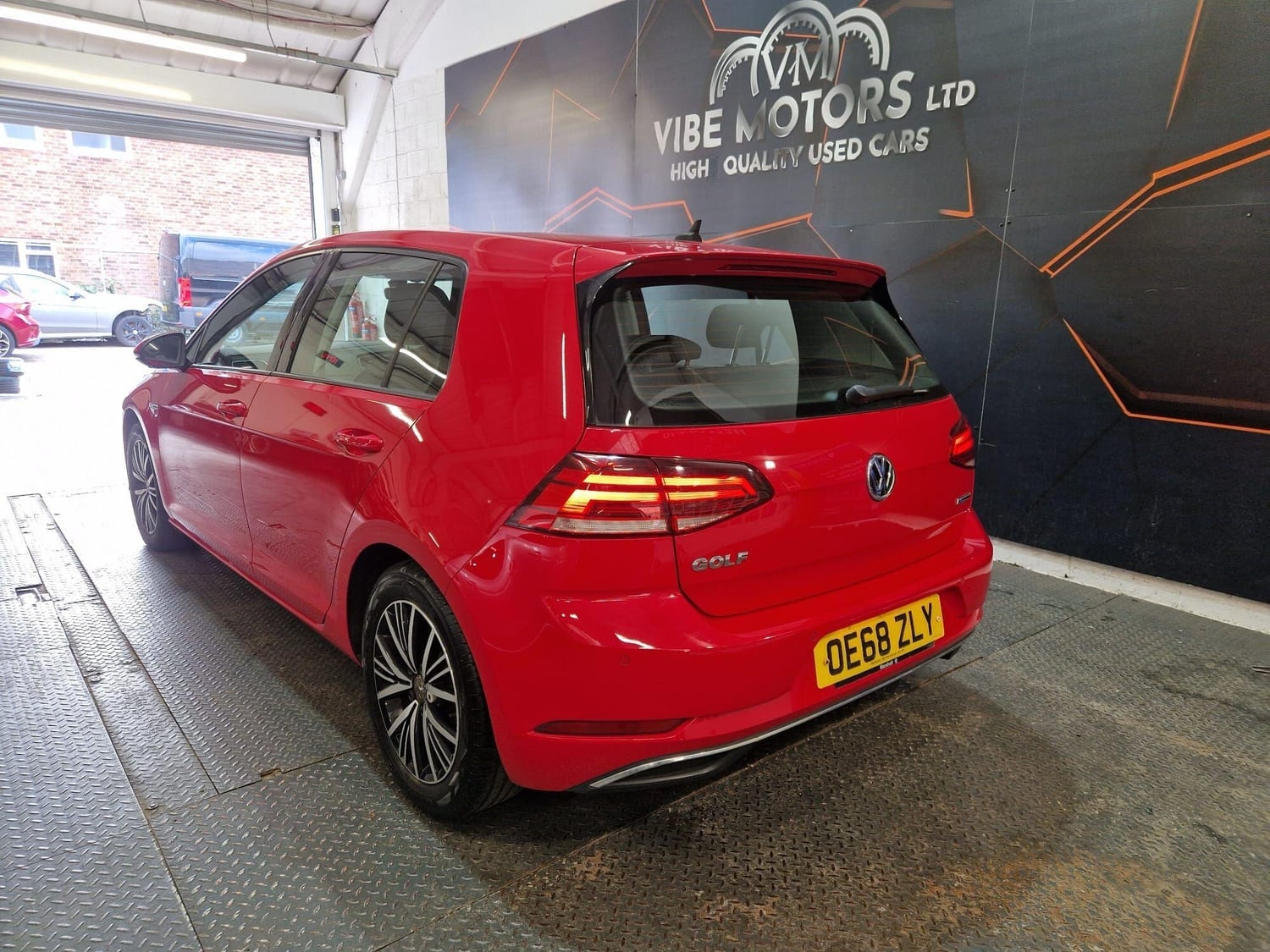 Volkswagen Golf 2019 - Cars