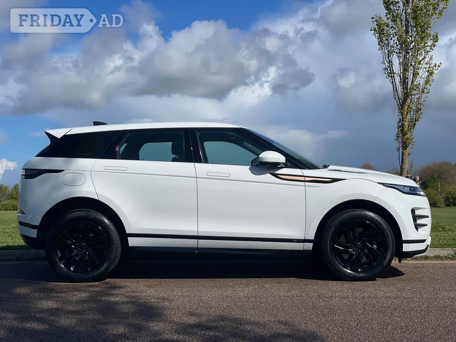 [ berth ]Land Rover Range Rover Evoque