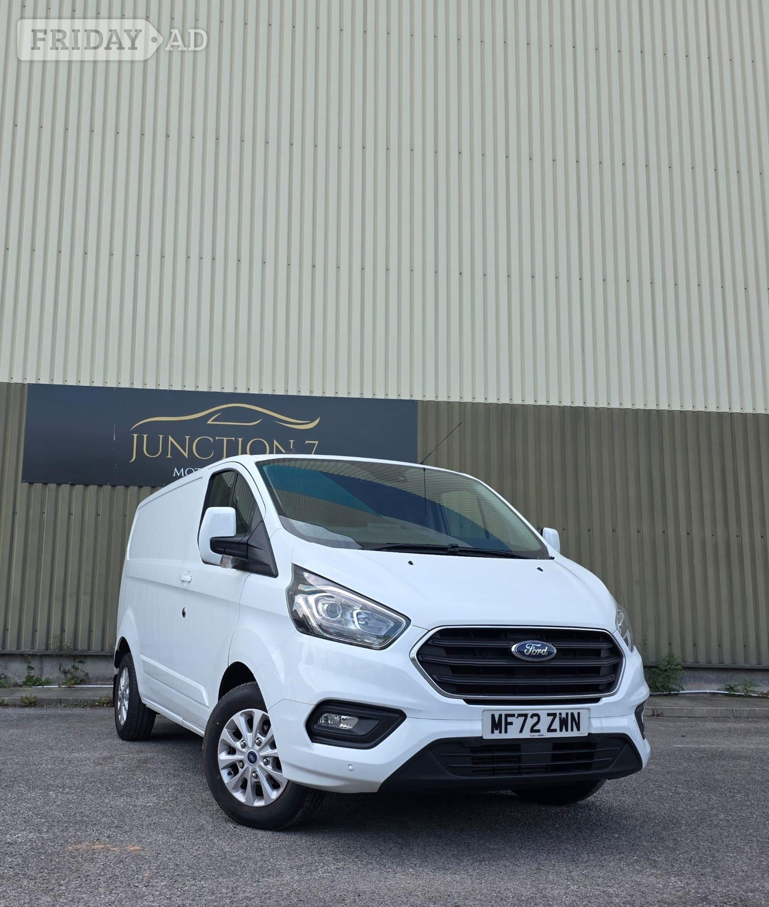 [ berth ]Ford Transit Custom