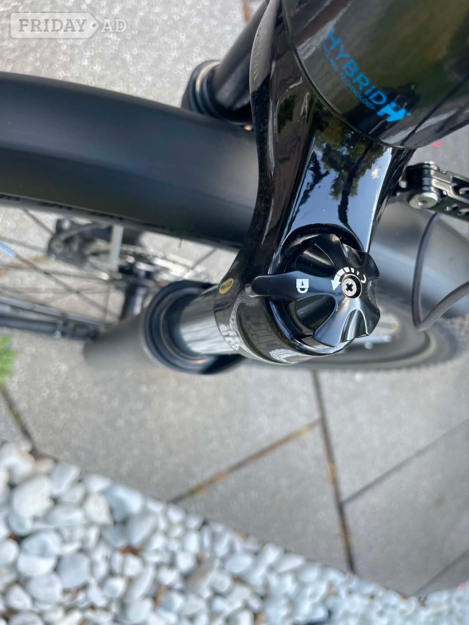 His &amp; Hers E-Bikes GIANT Explorer &amp; Whisper Walk Through + Extras - 