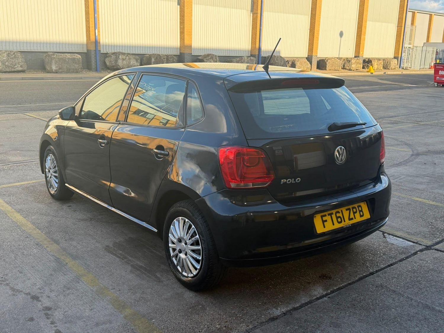 Volkswagen Polo 2012 - Cars in Wembley