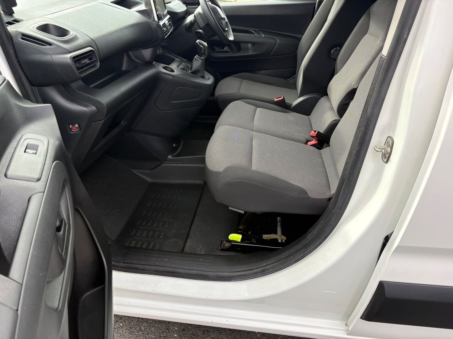 [ berth ]Peugeot Partner