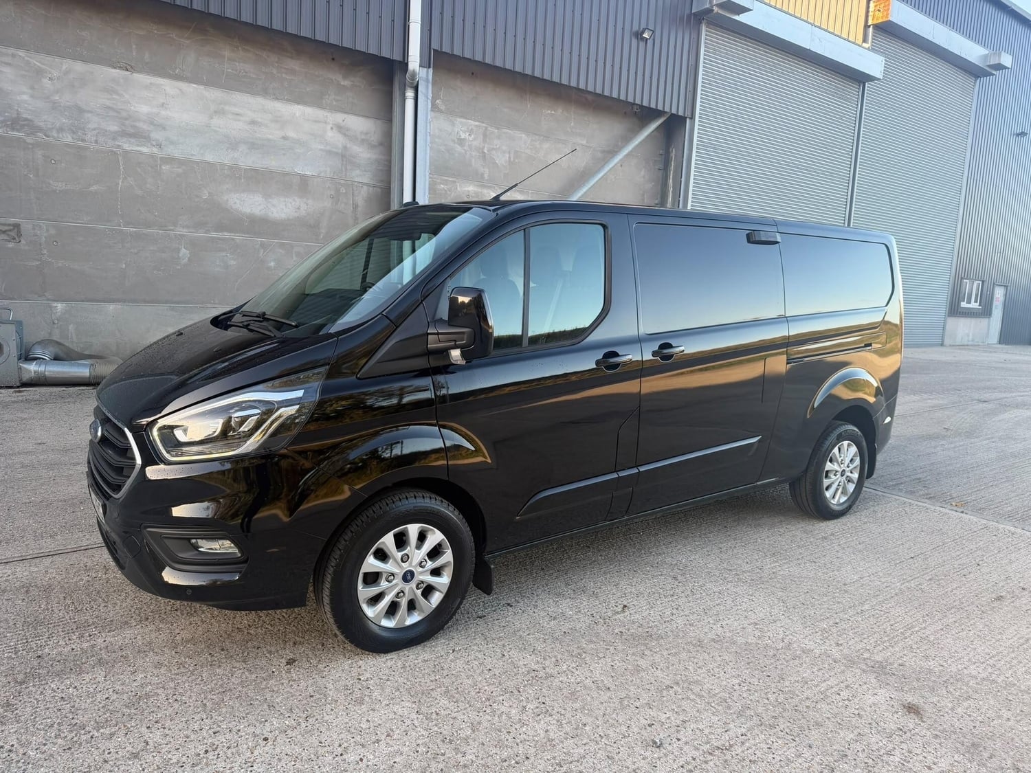 Ford Transit Custom 2022 - Vans & Commercial Vehicles