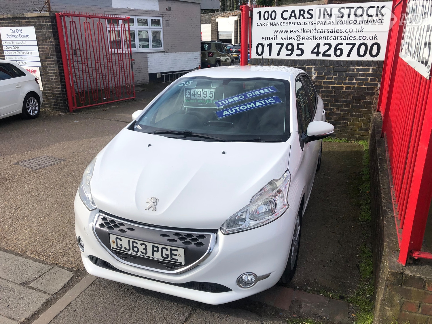 [ berth ]Peugeot 208