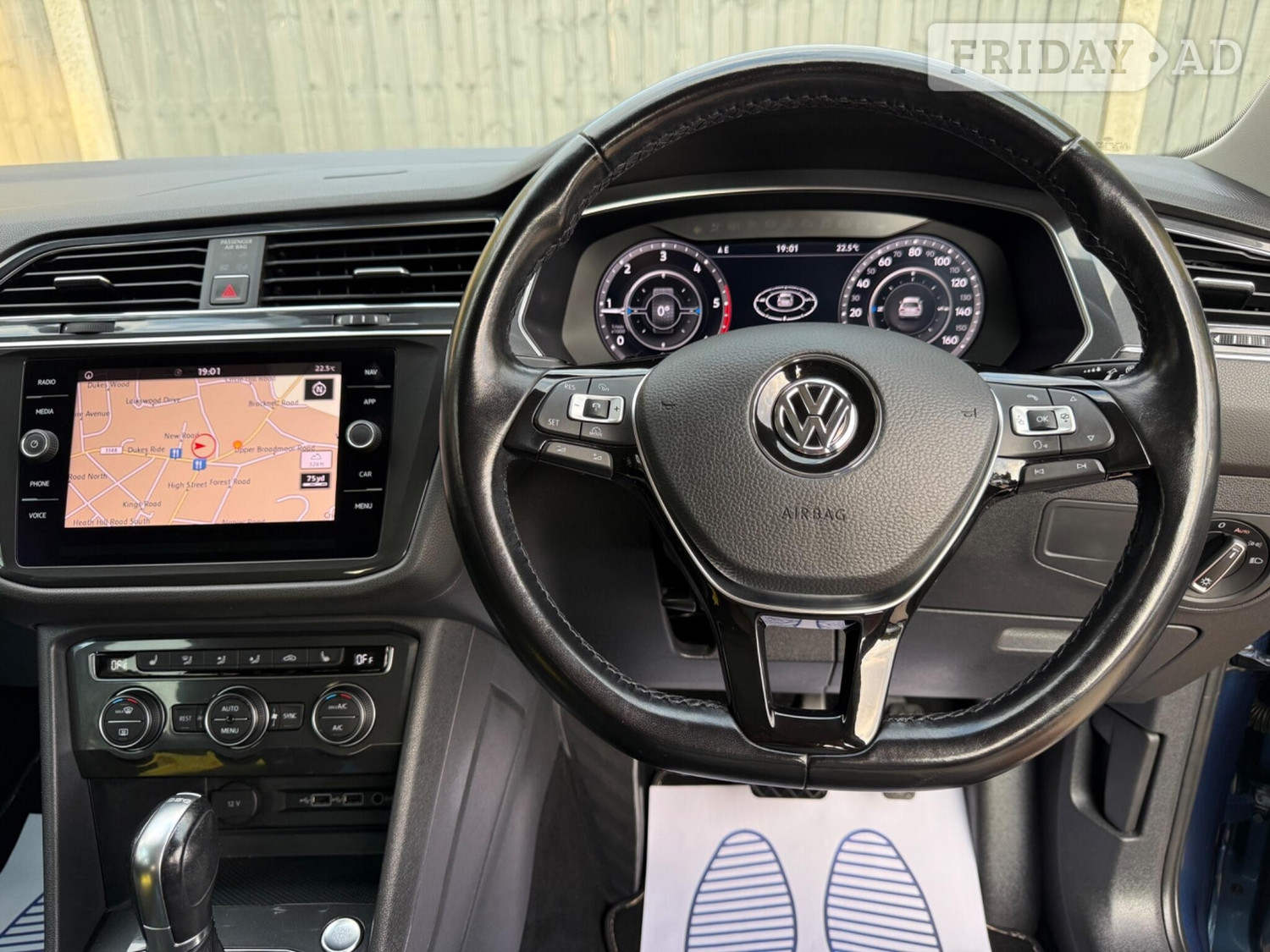 Volkswagen Tiguan 2018 - Cars