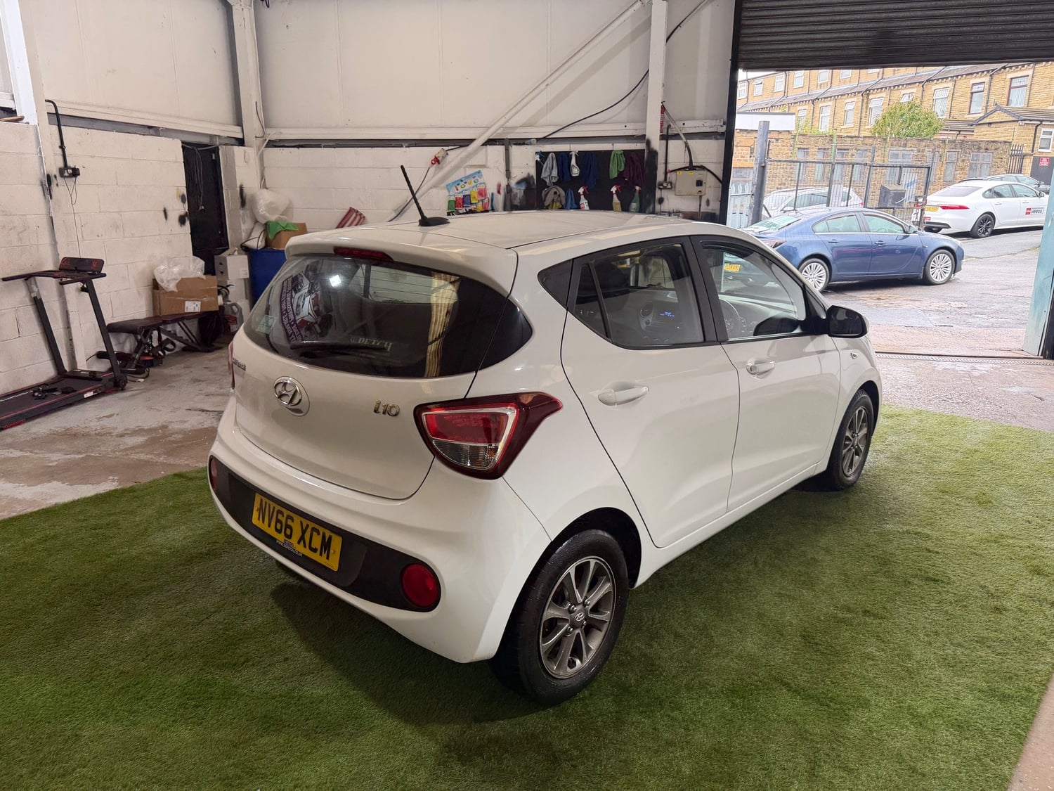 Hyundai i10 2017 - Cars in Dewsbury