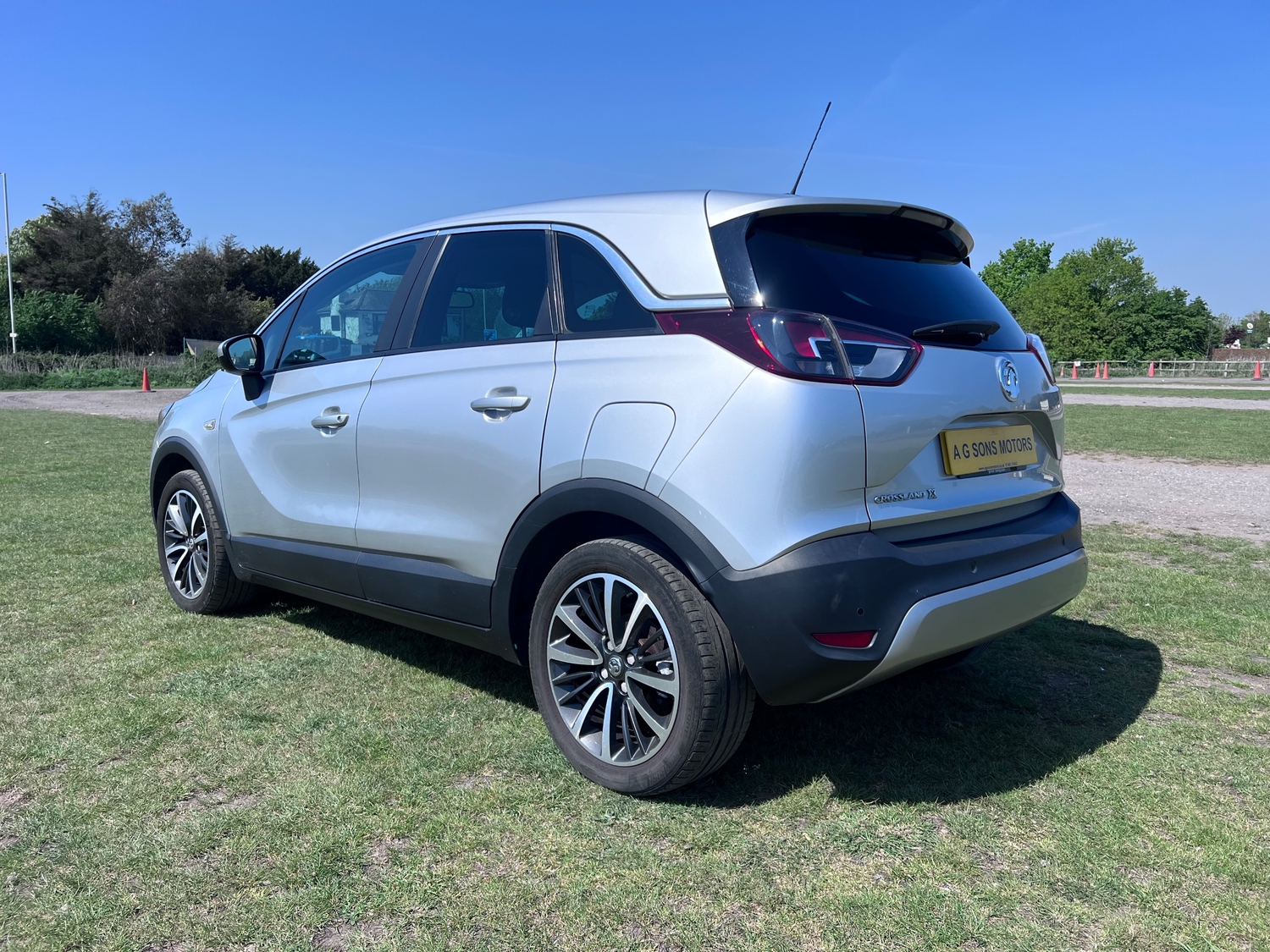 [ berth ]Vauxhall Crossland X