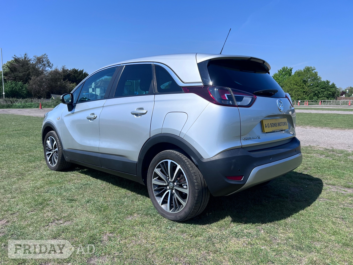 [ berth ]Vauxhall Crossland X