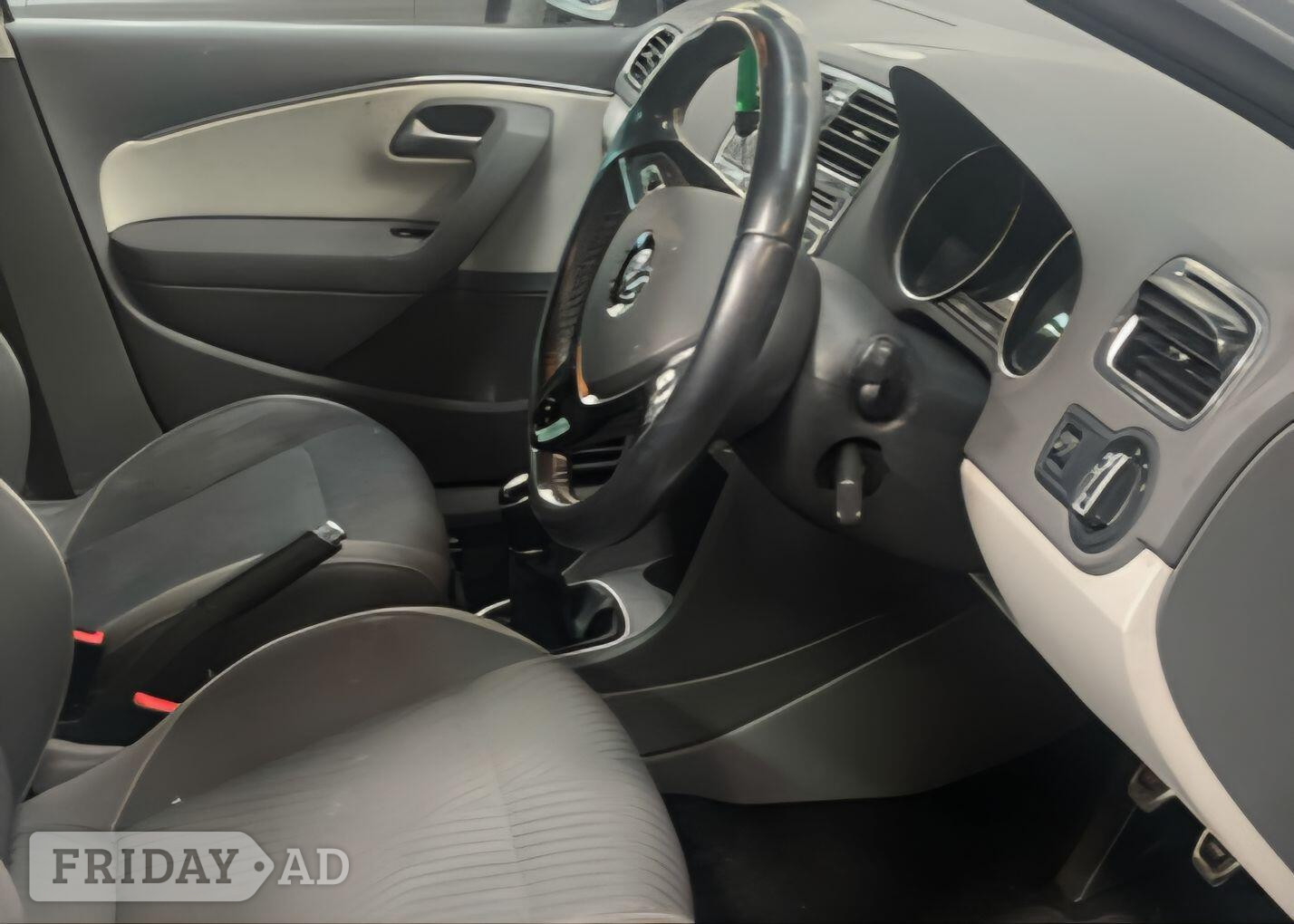 Volkswagen Polo 2015 - Cars in Hillingdon