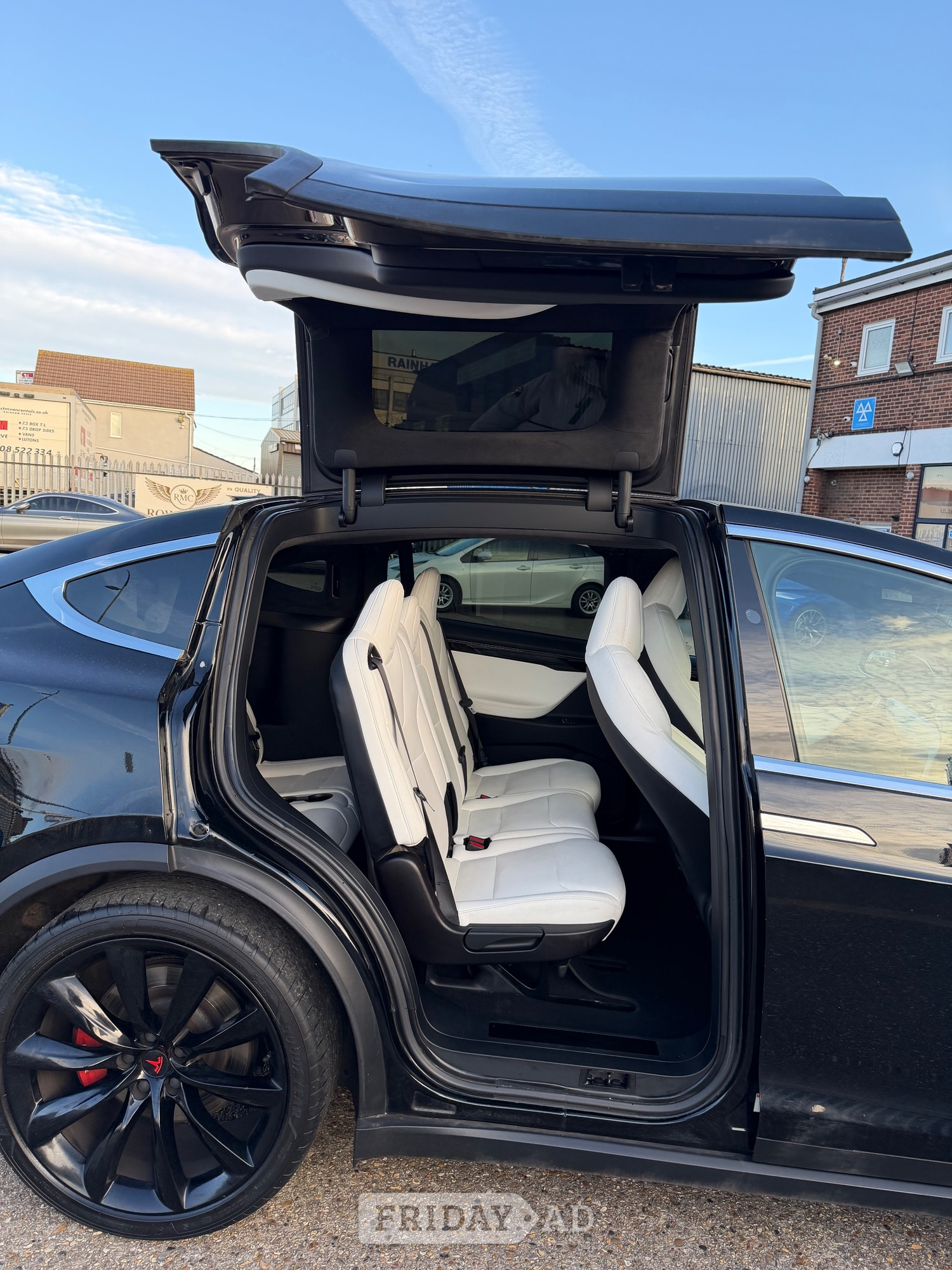 [ berth ]Tesla Model X