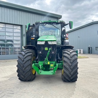John Deere 7R 330 (2023) Tractor