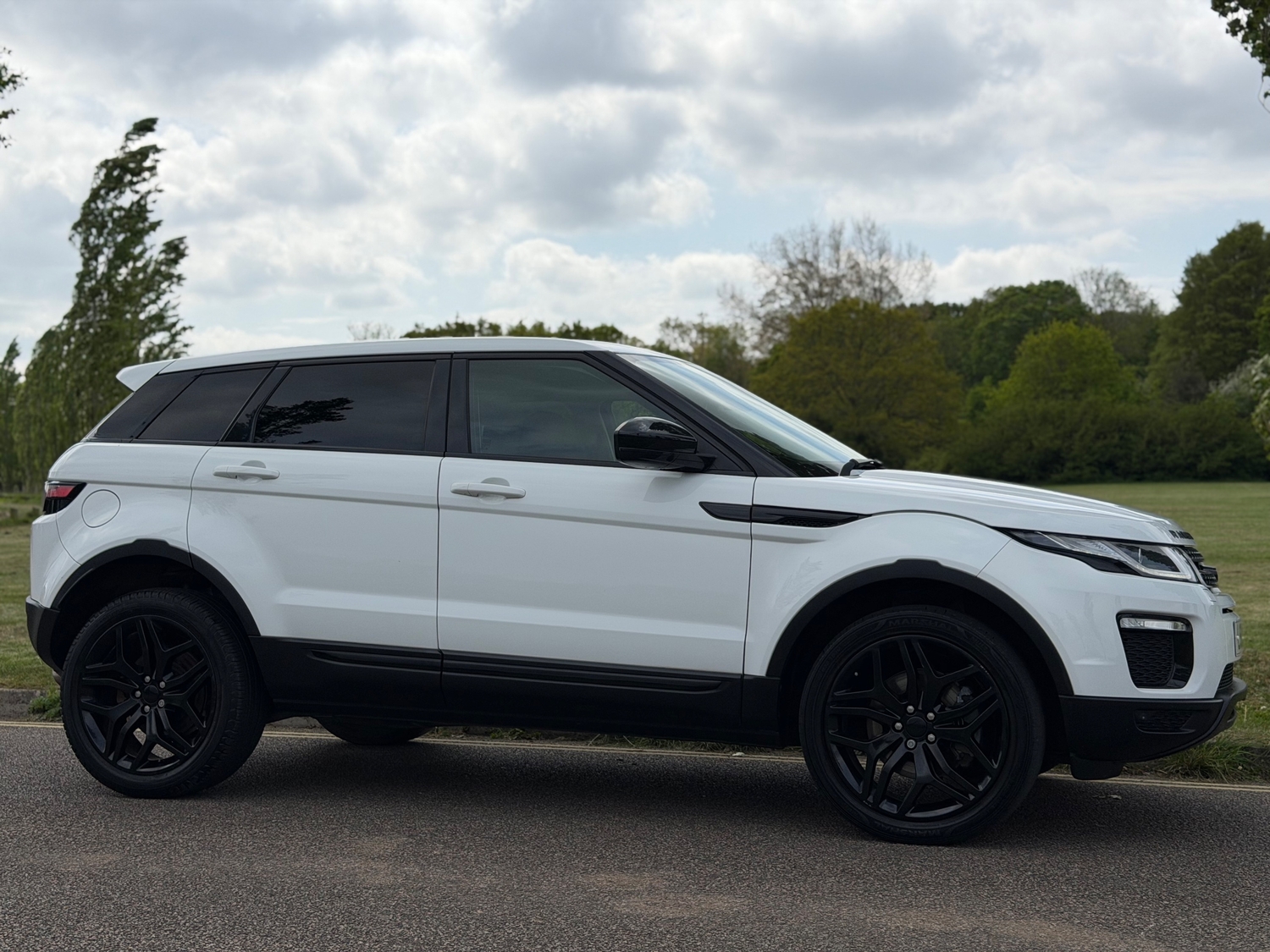 [ berth ]Land Rover Range Rover Evoque