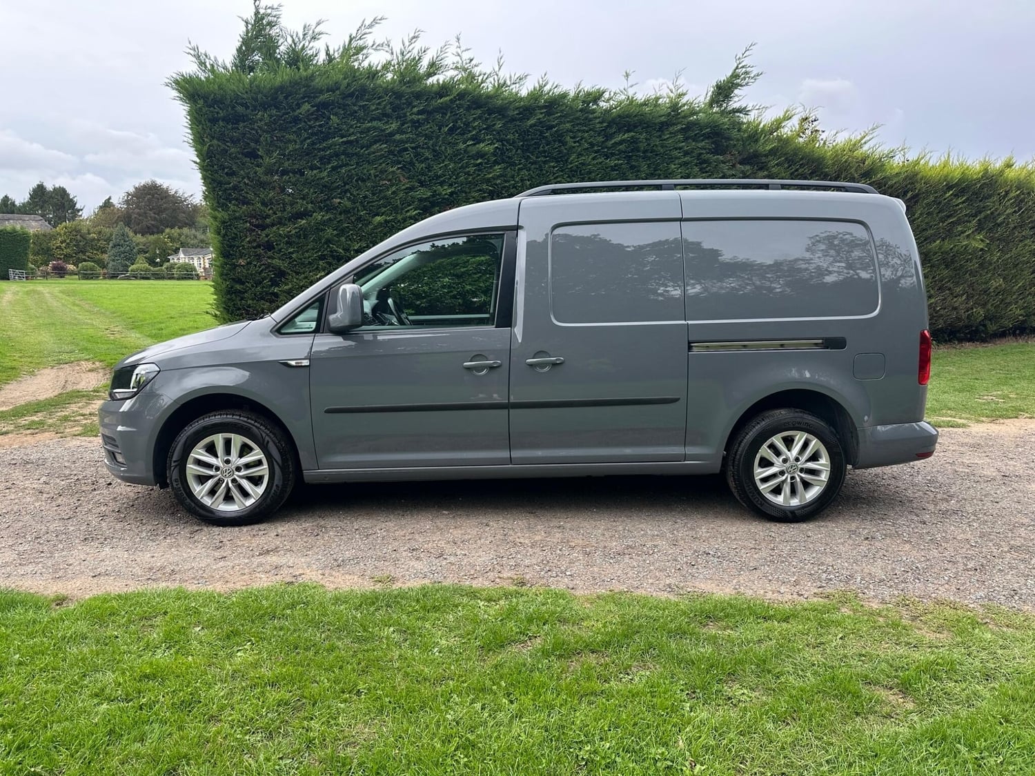 Volkswagen Caddy Maxi 2018 - Vans & Commercial Vehicles in Westerham