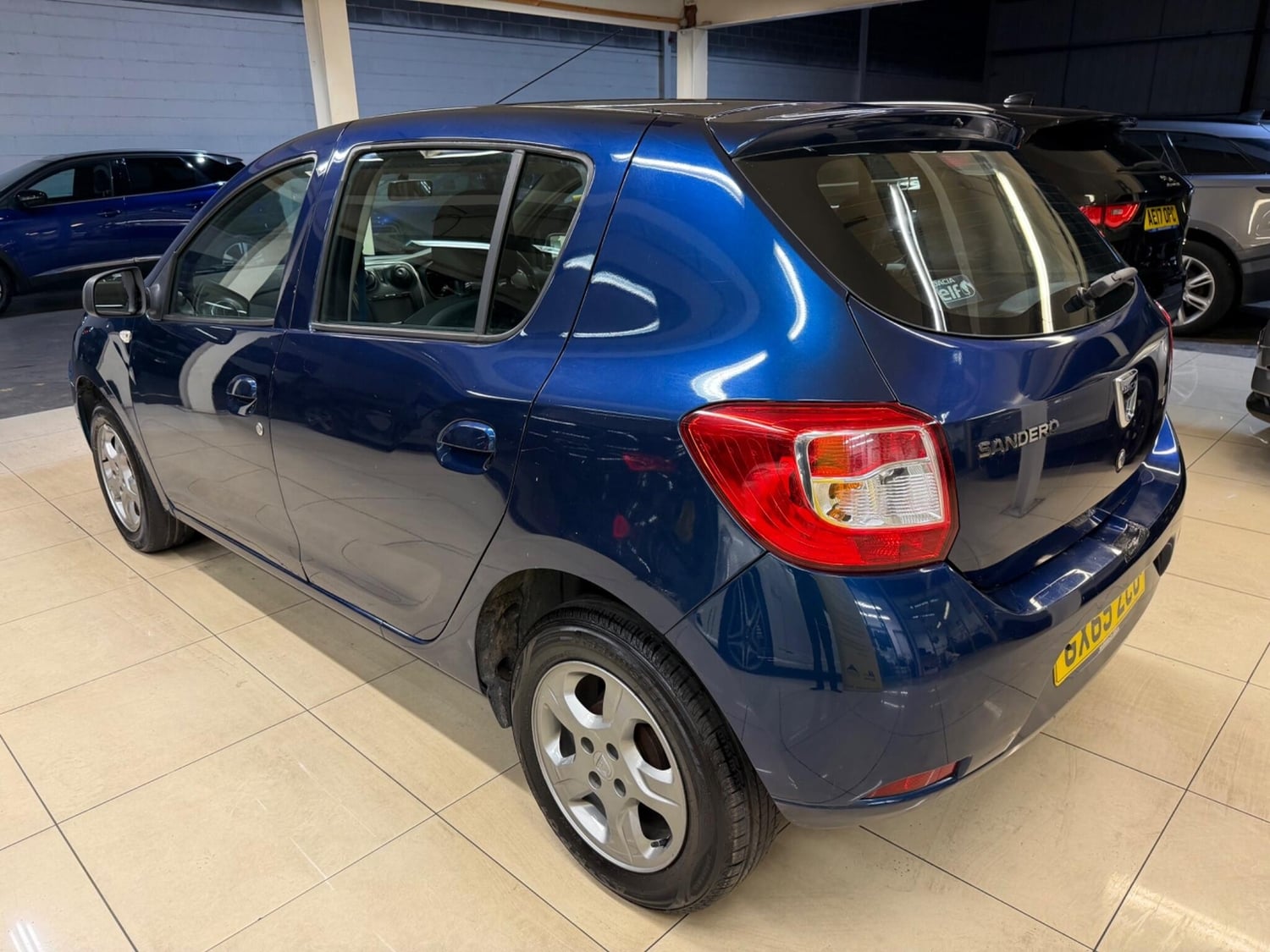 Dacia Sandero 2015 - Cars