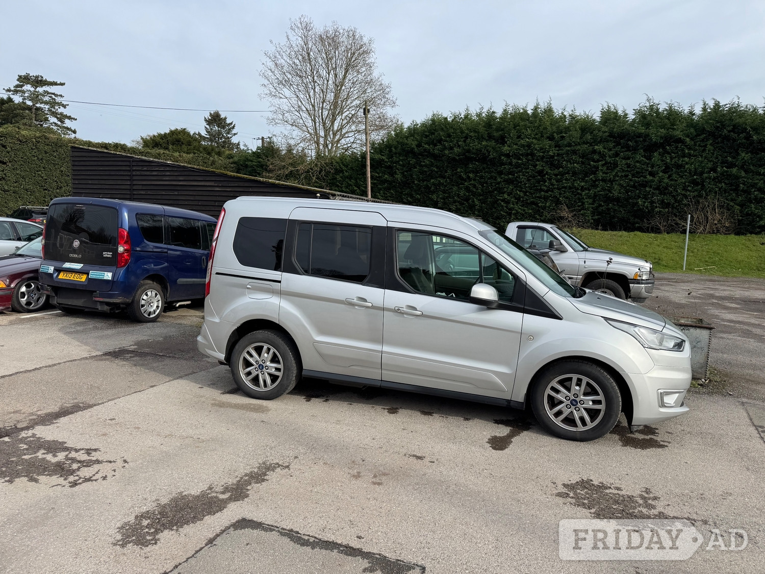 [ berth ]Ford Tourneo Connect