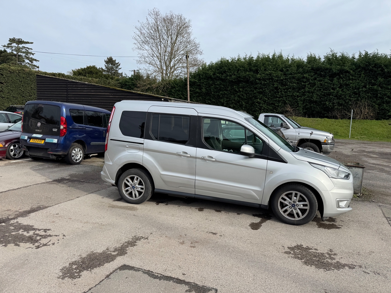 [ berth ]Ford Tourneo Connect
