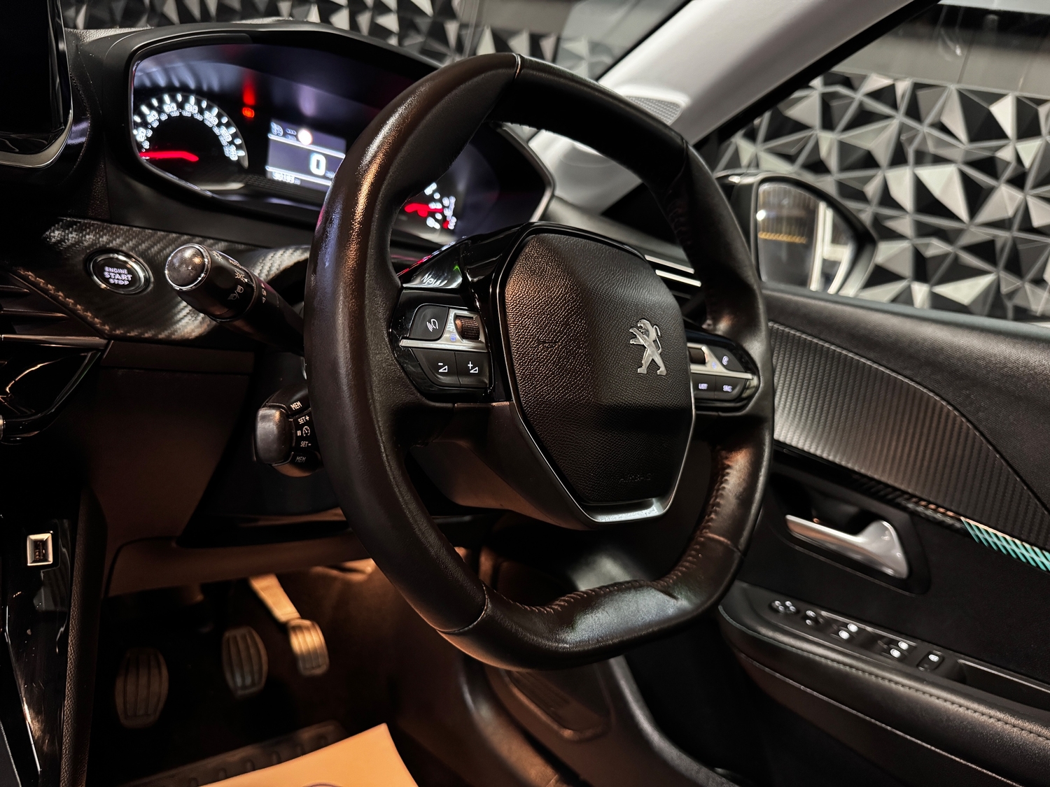 Peugeot 208 2021 - Cars