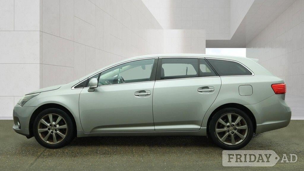 Toyota Avensis 2013 - Cars