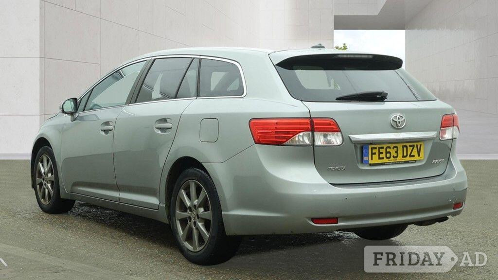 Toyota Avensis 2013 - Cars in Winchester