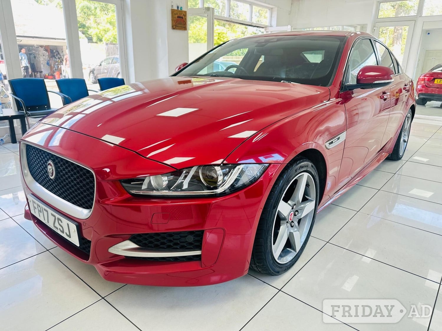 Jaguar XE 2017 - Cars