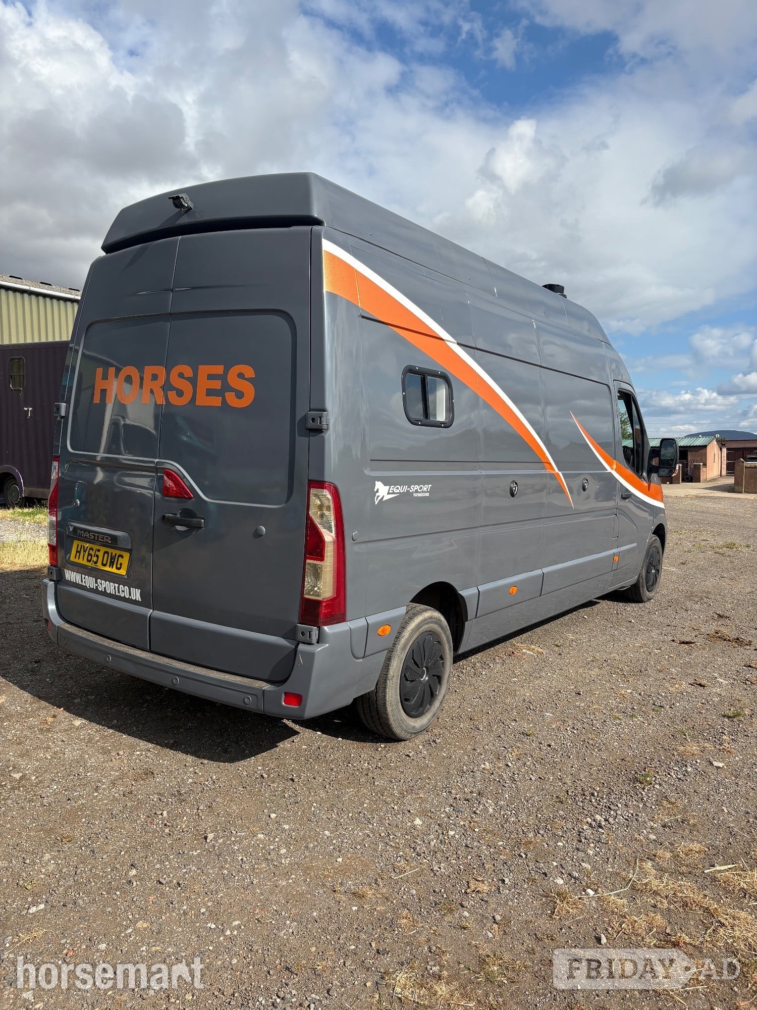 [ berth ]Equi-Sport 